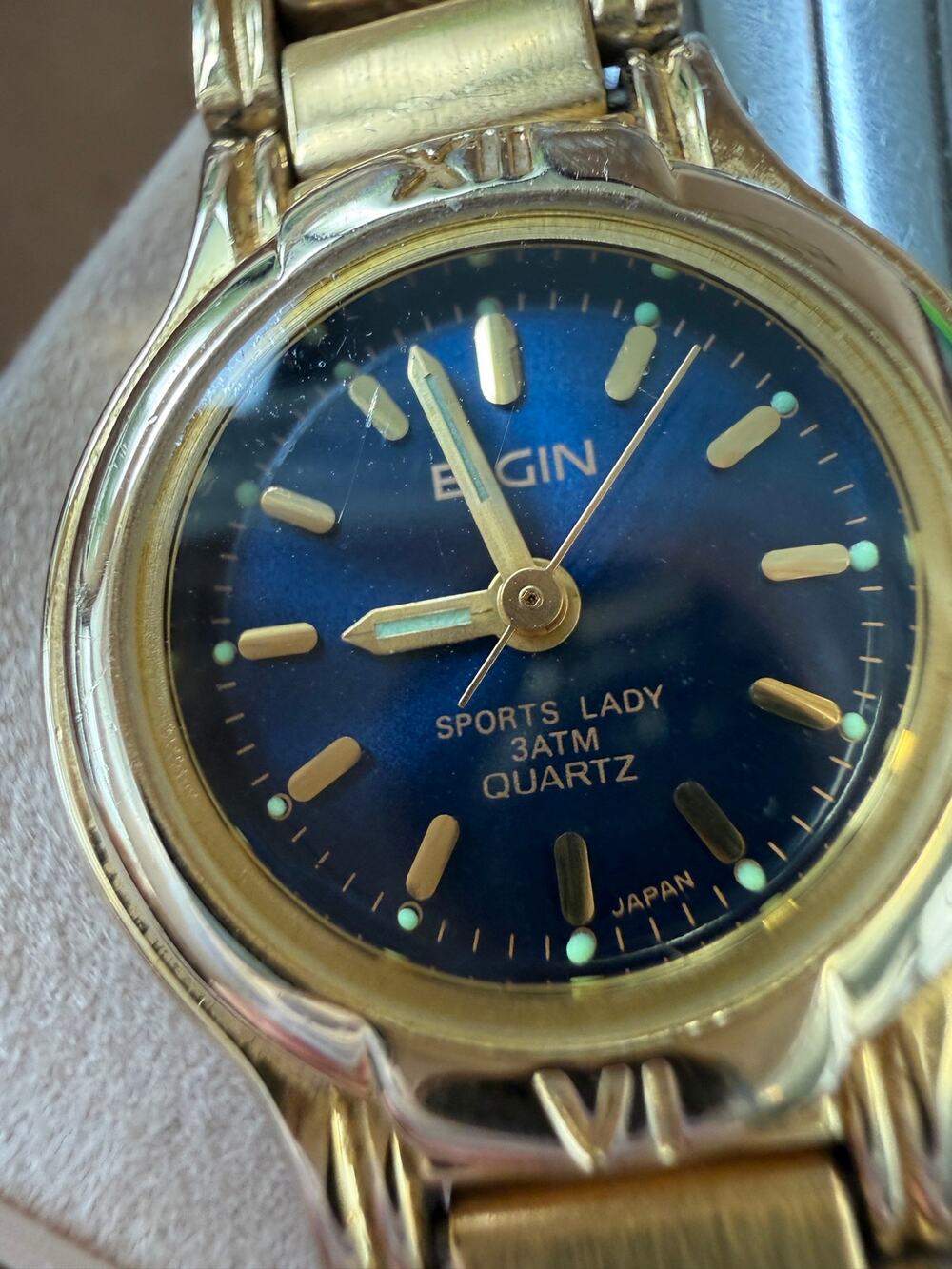 Elgin Women’s Gold Tone Wrist Watch Blue Face EUC